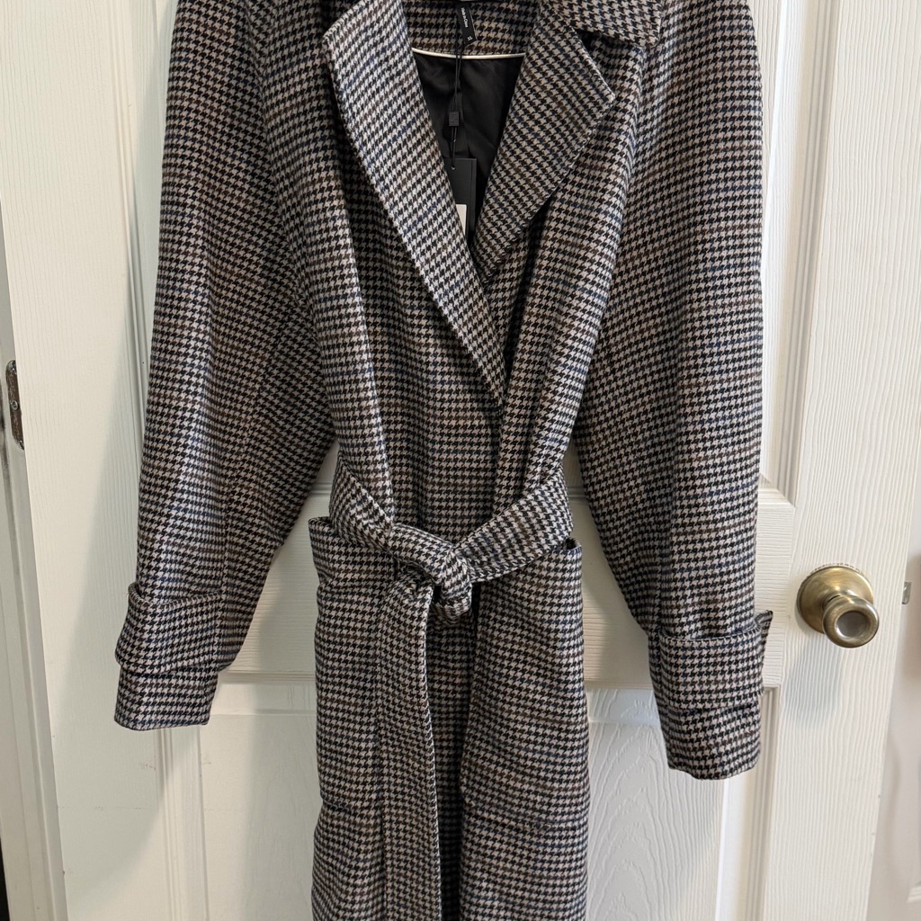 Bcbgmaxazria Houndstooth Chain Detail Coat